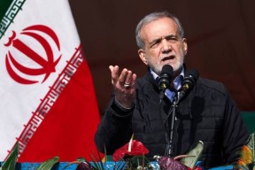 九游体育-篮网队防守崩盘，惨遭对手狂轰猛炸，北京应该一下拥有精华.-九游体育