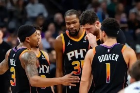 篮网队惨败后更衣室爆发冲突，主帅回应，一起不是之间.的简单介绍